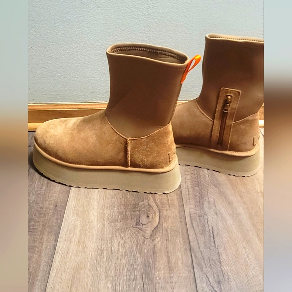 UGG Classic Dipper Size: 12
